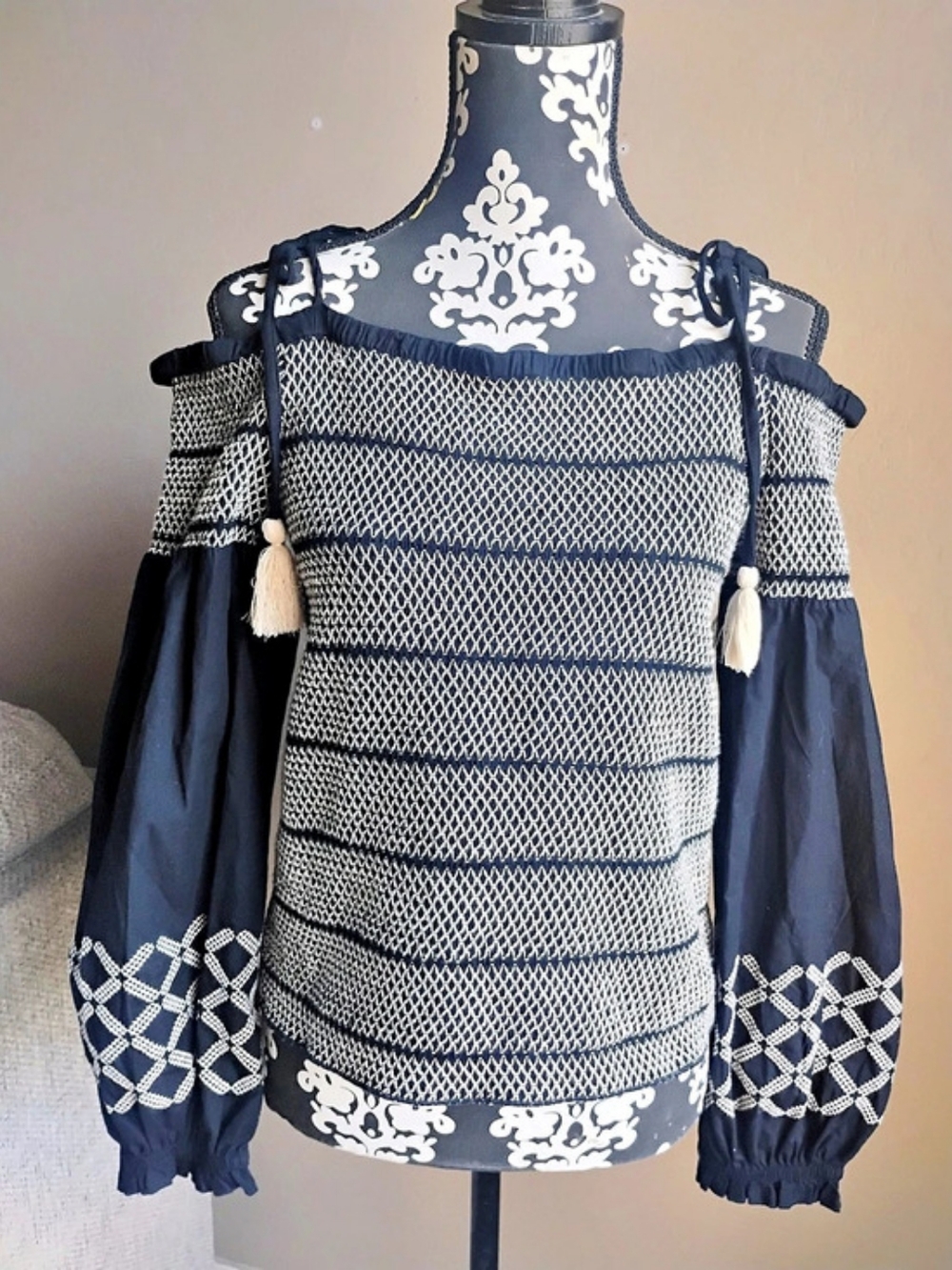 INC International Concepts Size L Geometric Blouse in Black & White  Like New